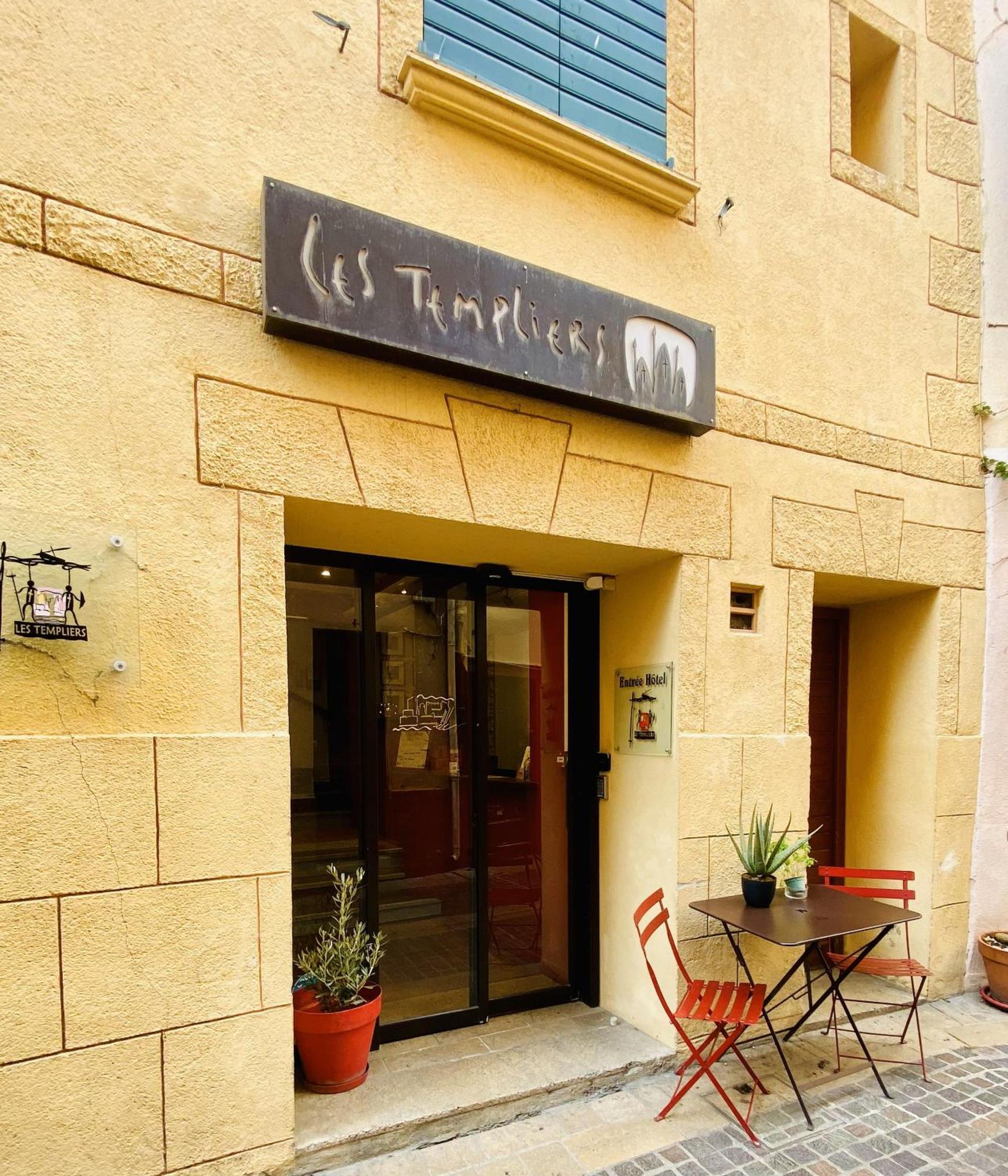Des Templiers Hotel 2*