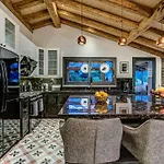 Chalet Rock And Roll