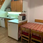 Vaujanylocations - Claret II Apt 12