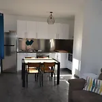 Appartement 2 Pieces, Parking, Balcon, Proche Plage