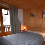 Vaujanylocations - Chalets Clovis I & II