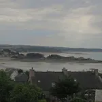 Comfortable Holiday Home 700 M From The Beach