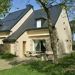 Comfortable Holiday Home 700 M From The Beach