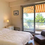 C213 Appartement Vue Mer Terrasse, Parking