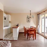 Nice 2-Br In A Residence With Pool - Deauville - Welkeys