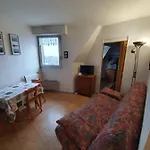 Flat With Swimming Pool Direct Access To Sea
