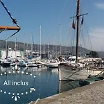 L' Albatros Vue Sur Le Port