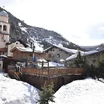 Lake View Chalet In Tignes Close To Ski Area