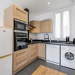 Charming Bright And Equipped Apartment