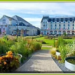 Cabourg, Appartement Plain Pied Avec Terrasse Acces Direct A La Plage