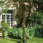 Au Bord De Thau
