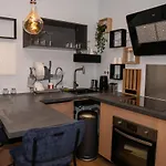 Coeur De Ville T2, Terrasse, Clim Tt Equipe, Parking