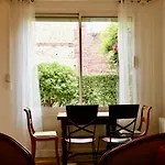 Maisonnette Au Centre De Deauville