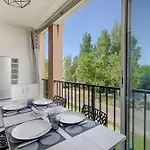 Appartement T2 Climatise Avec Piscine Secteur Richelieu