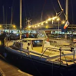 Charmant Voilier Chauffe Nuit Insolite