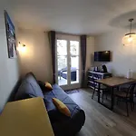Studio Avec Terrasse Et Parking 200M Plage Et Commerces