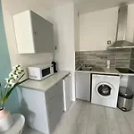 Studio 26M2 Centre Ville Renove Avec Parking Prive