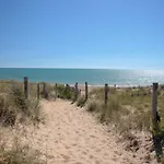 A 2 Pas De La Plage