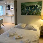 Les Studios Des 4 Lions, Chic Et Charme