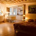 Les Studios Des 4 Lions, Chic Et Charme