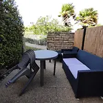 Studio Avec Terrasse Et Parking 200M Plage Et Commerces