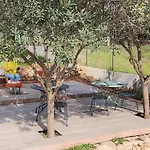 T2 D En Coeur De Balaruc Dans Maison Avec Jardin Ideal Couple De Curistes