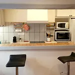Appartement D'Une Chambre A Saint Jean De Luz A 300 M De La Plage Avec Terrasse Amenagee Et Wifi
