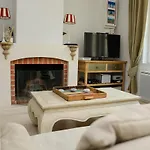 La Maison Bleue