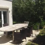 Bel Appartement En Rez-De-Jardin