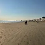 La Baule Family