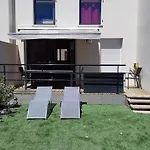 Confortable Villa Climatisee Avec Terrasse Pour 8 Personnes