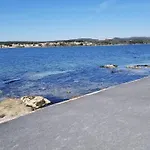 Charmant T2 Pieds Dans L'Eau Tout Confort Climatise Classe 2 Etoiles Tarif Promotionnel Pour Curistes