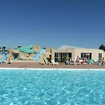 Mobil Home Basset Au Camping A St Hilaire De Riez 400M De La Mer