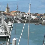 En Mansarde Sur Le Port