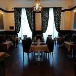 Hostellerie De La Quenoeuille