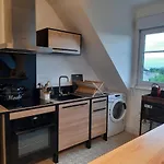 Bel Appartement Idealement Situe & Petite Vue Mer