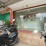 Reddoorz Near Plaza Botania 1 Batam