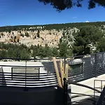 Cassis Lodges