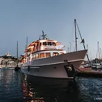 Yacht Clara One 32M Luxe