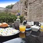 Kerentree - Appartement En Centre Ville Avec Terrasse Et Parking Prive