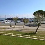 Superb Apartment Near The Sea