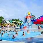Bungalow Confortable A Saint-Julien-En-Born Avec Piscine Partagee