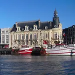 Les Parasols De Trouville