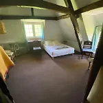 La Jolie Petite Chaumiere