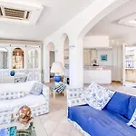 Magnificent Luxury Home With Garden In Bandol