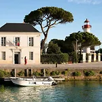 Un Hotel En Ville