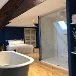 Les Chambres Berguoises Superbe Chambre Au Coeur De Bergues