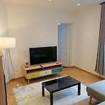 Villa Des Roses - Appart T2, 31M2, 1Er Etage, Vue Jardin, 