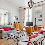 Appartement De Grand Standing, Joliment Decore