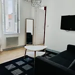Appartement Dans Residence Amelot